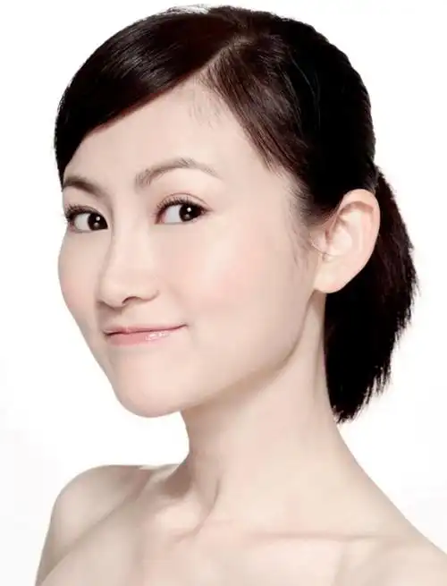 中国美女警花李嘉一