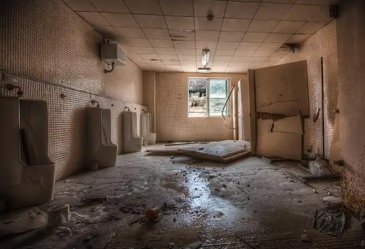 日本小学遭遗弃 场景令人毛骨悚然