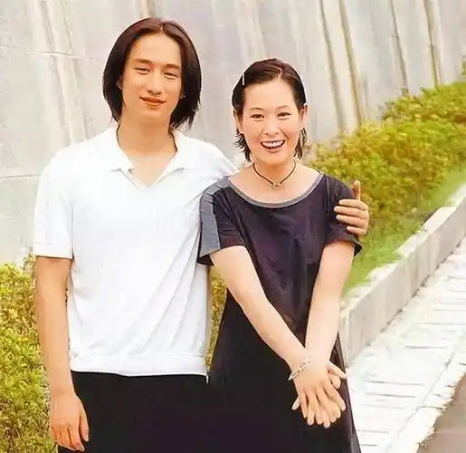 演员黄磊:虽然我有绯闻,可我永远也不会辜负18岁就跟着我的孙莉_孙俪