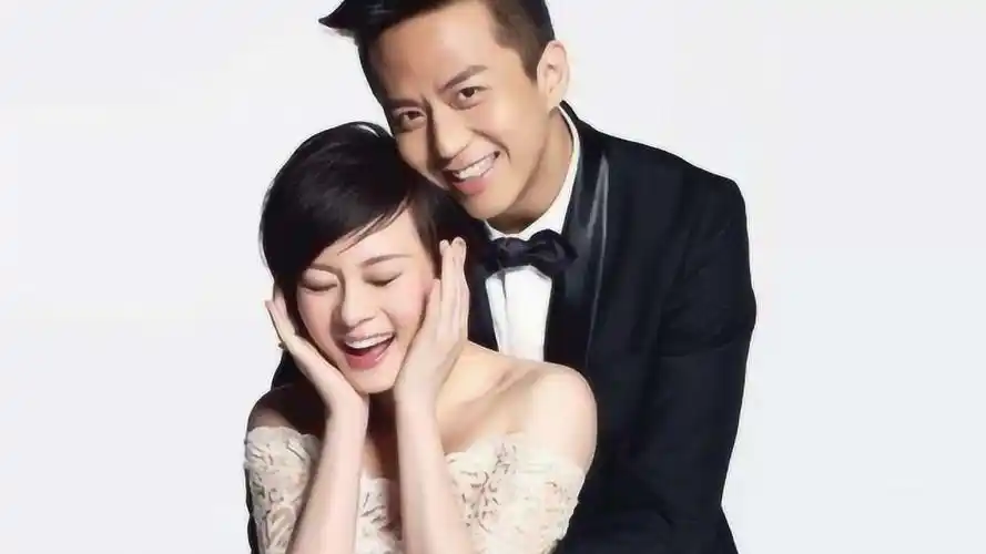 邓超前女友郝蕾近照曝光大腿变粗成三下巴网友幸亏分手了