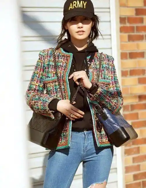 白百何李小璐想必就不用多说了,前一阵和pgone闹得满城风雨的"做头发"