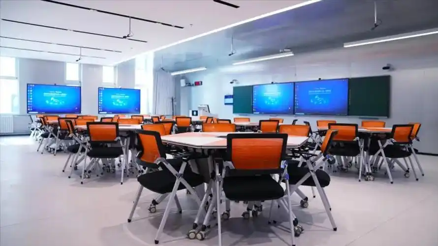 华为智慧教室30的晨光点亮教育智能化变革