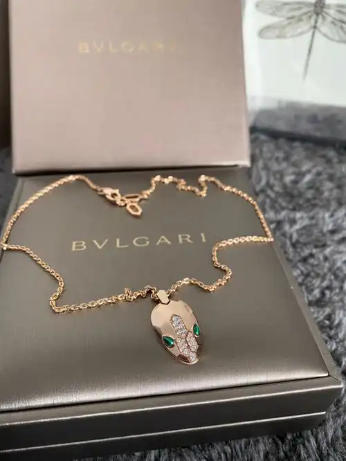 宝格丽绿蛇头项链