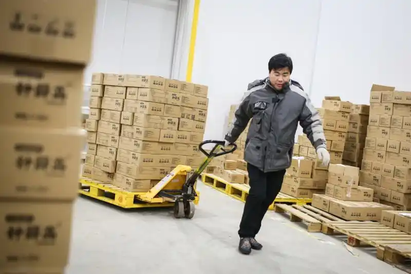 网红雪糕搬运工:-20℃的冷库里穿棉服,一天搬运三万块