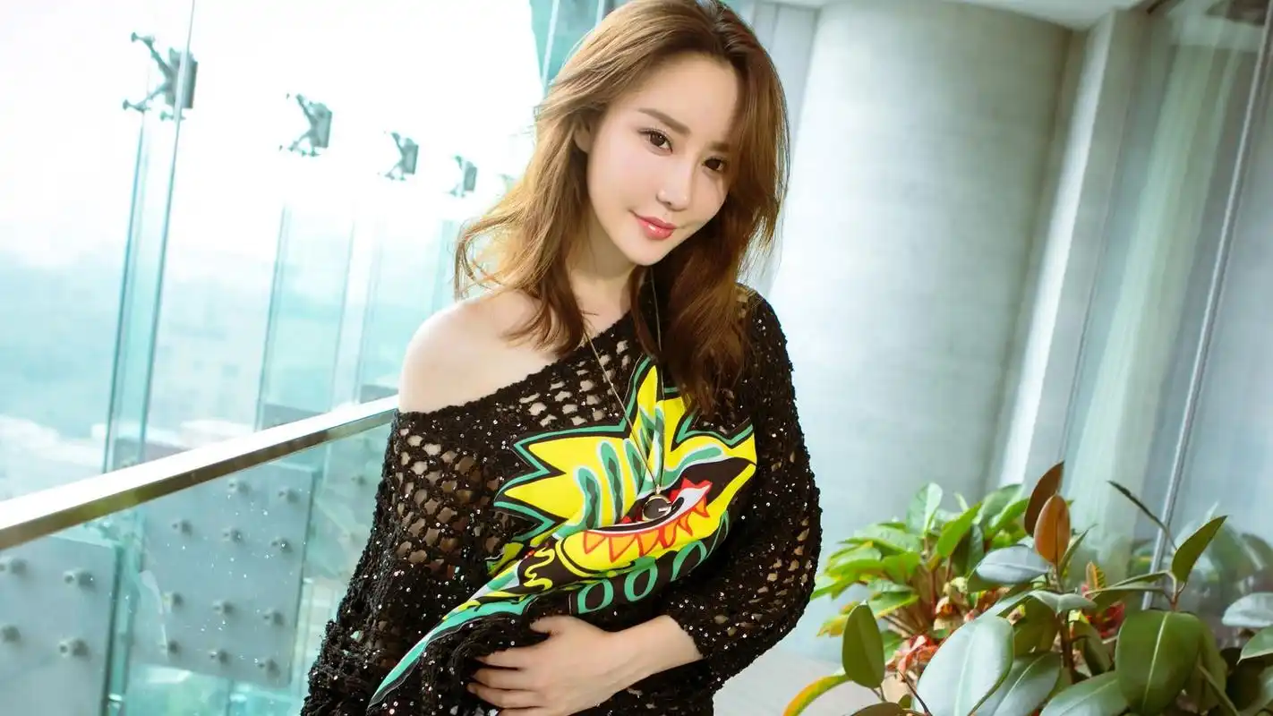 俏美人欣凌ugirl高清桌面壁纸高清大图预览1920x1080_美女壁纸下载_美