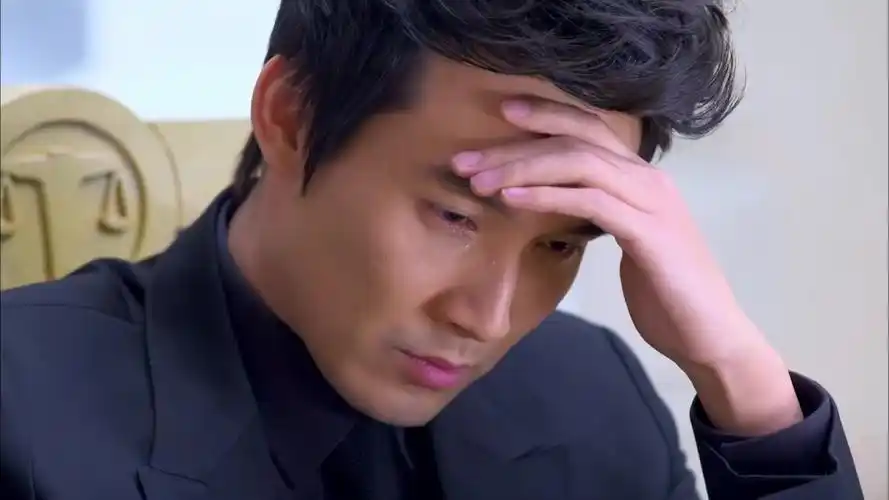 金牌律师刘伟不是故意的没想到那些话会伤害曲珂那么严重