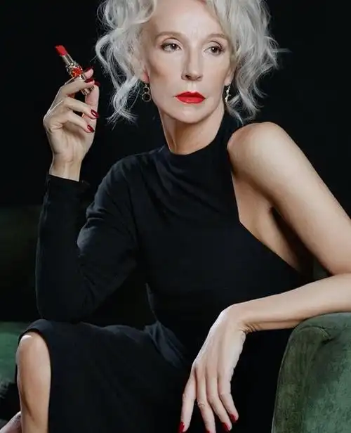 60岁穿时装走秀场这些老年模特表现力佳