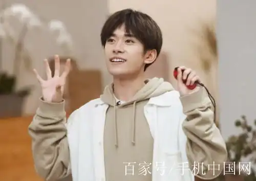 易烊千玺近亿元豪宅疑曝光,华丽好似宫殿,20岁买房全靠自己