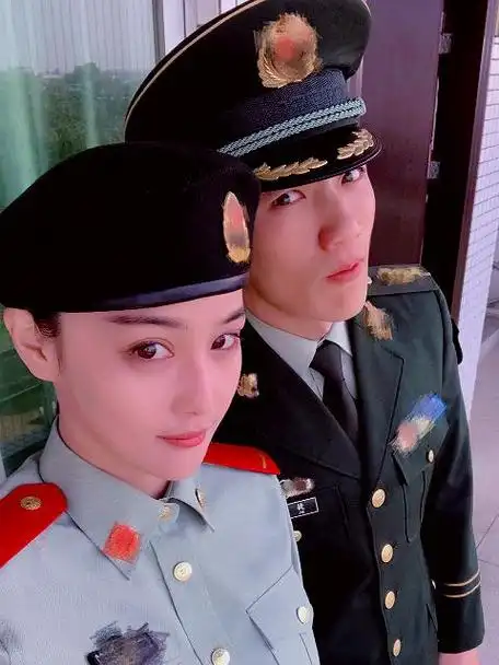 张馨予和何捷,是一对让人羡慕的夫妻.