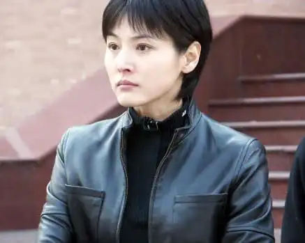 刑警队长中顾铭的妻子黄雪玲的饰演者张延的个人资料