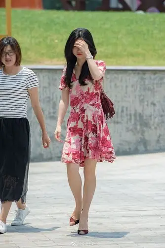 街拍美的照片 - 微相册