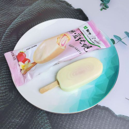 蒙牛酷爱纯脆草莓口味脆皮网红雪糕冰棍冰激凌冰淇淋