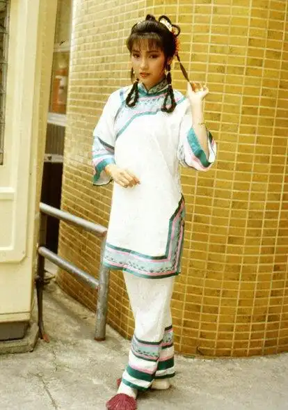 1985年雪山飞狐戚美珍饰胡夫人