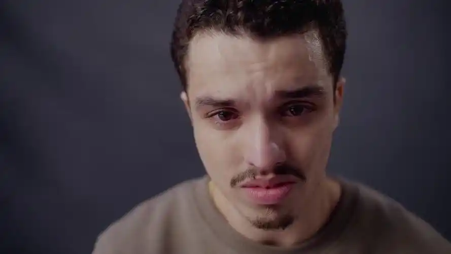 不幸的年轻人的肖像视频素材