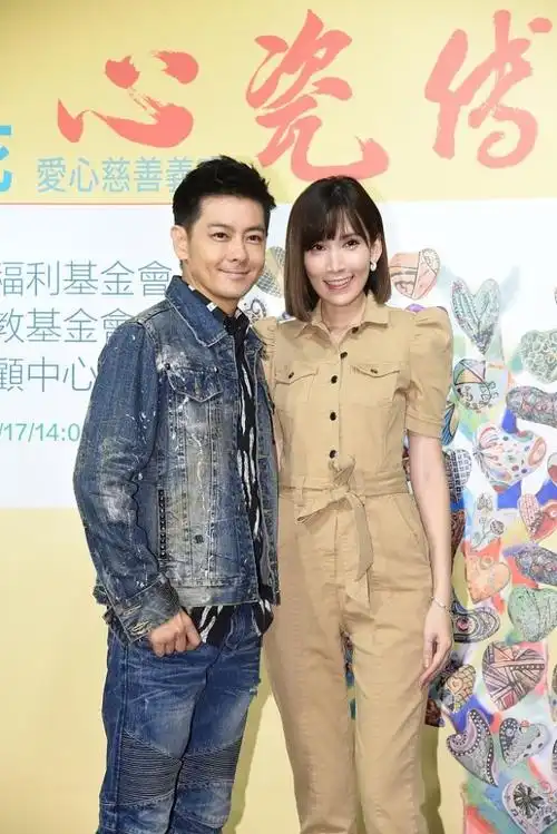 林志颖与老婆陈若仪首次公开合体 林妈妈站c位破婆媳不和传闻_腾讯