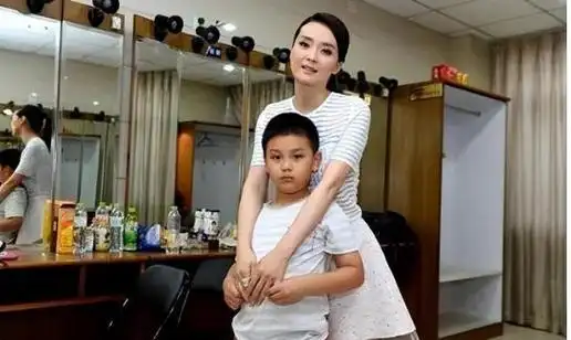 王艳虽然出身平凡,但她的丈