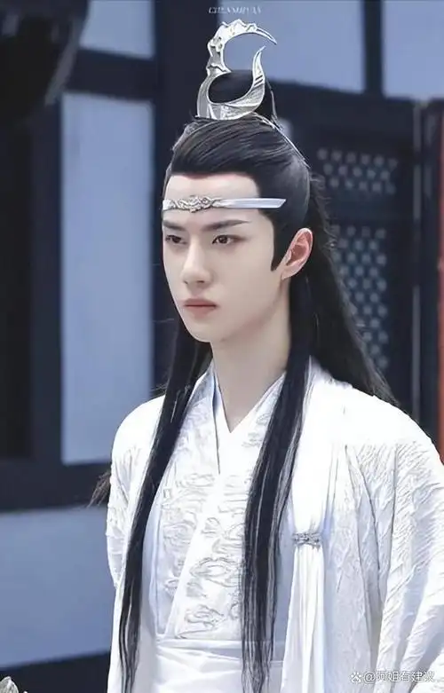 26岁王一博再次解锁新身份,他的履历给内娱年轻男演员上了一课