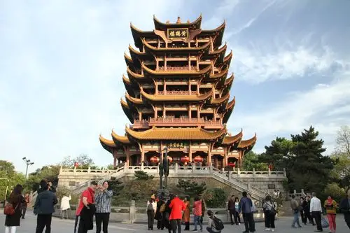 行走长沙武汉领略名胜美景重温革命历史坚定理想信念