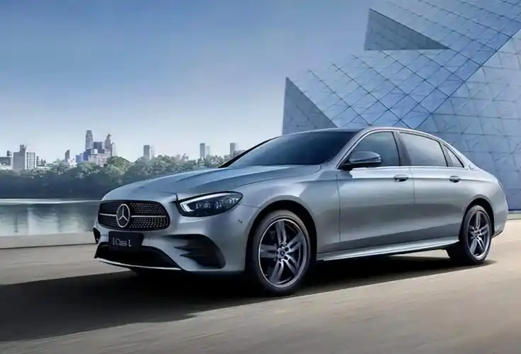 2023款奔驰e来了搭20t9at四驱最大续航里程100公里以上