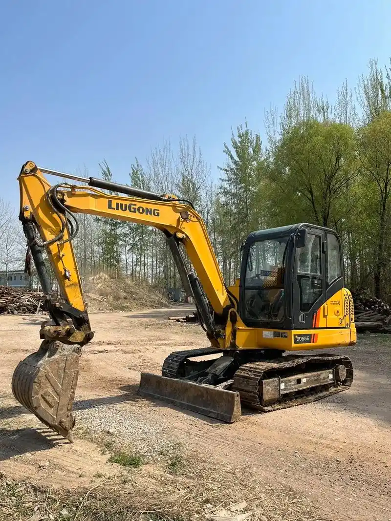 21年极品柳工9055e液压挖掘机.真车表3200小时#工程 - 抖音