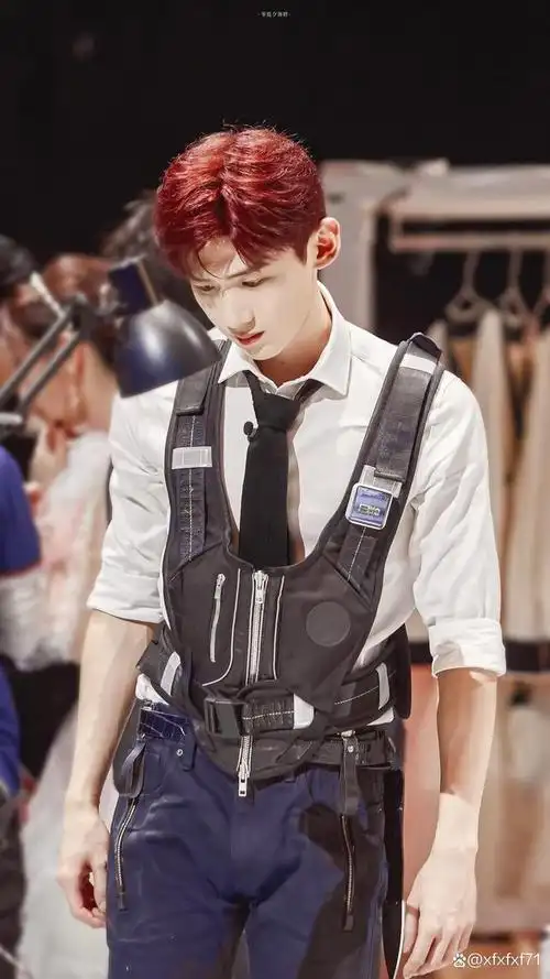 男演员,歌手,出生于1997年10月15日,因参加选秀节目《创造营2020》而