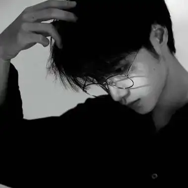 适合永久不换的男生头像 高冷孤独感不易接近的黑色系真人照片男头