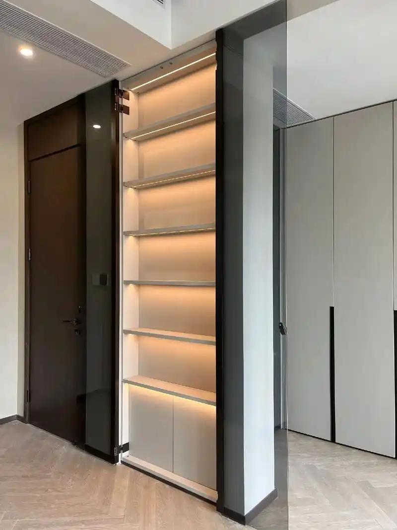 无框玻璃门,悬浮衣柜.黑胡桃木纹,散发自然气息,为您的家居生 - 抖音