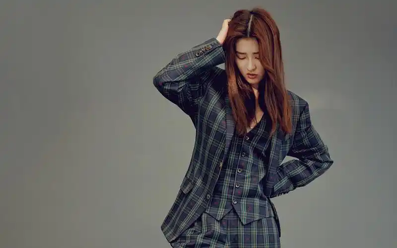 乔欣最新时尚杂志写真图片高清壁纸