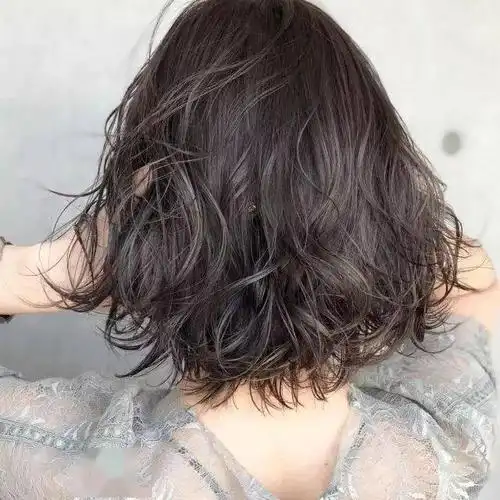 发型欣赏锁骨卷发