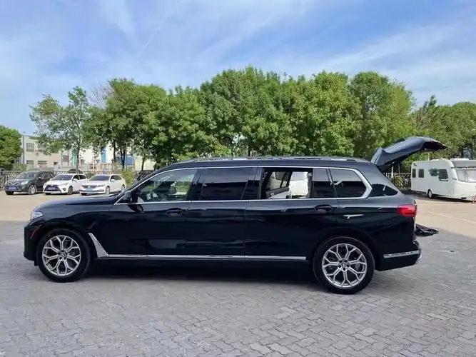 最新21款宝马x7加长版5.98米 津港展销限量