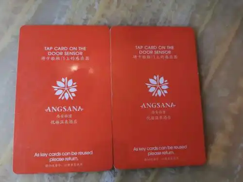 我住在7410房间,这是房间卡