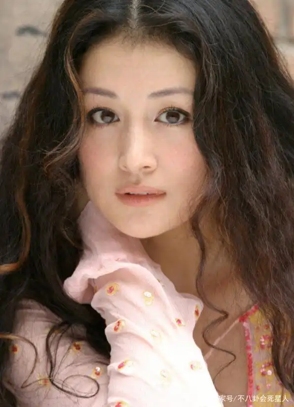 5位剧里土气女演员:王澜年轻是"内地钟楚红",王茜华清丽动人