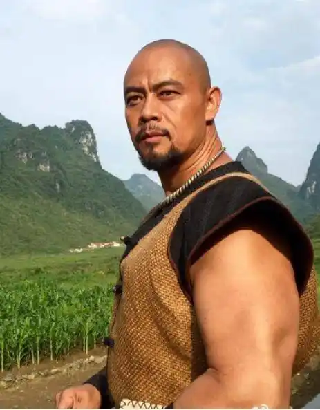 他曾是拿36块金牌的运动员,进娱乐圈后名声大起,还抱得美人归_晋松