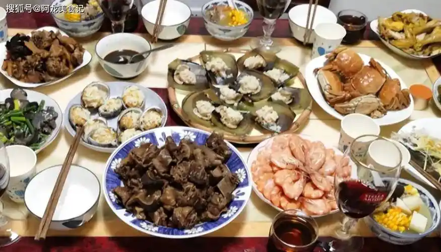 原创女子晒妈妈和婆婆做的饭菜走红朋友圈网友没对比就没伤害