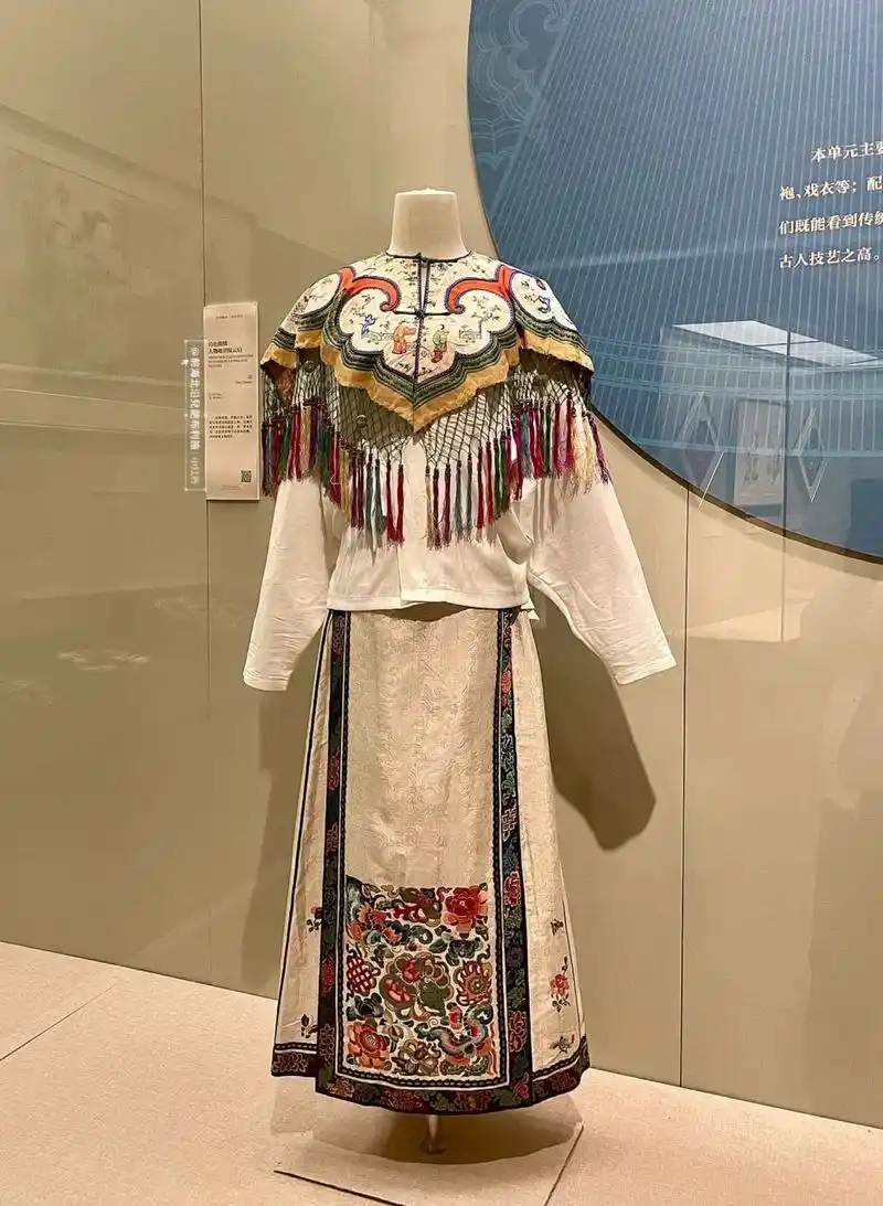 真的很❤️一些传统服装 清华大学艺术博物馆•丝绣华章 清朝古