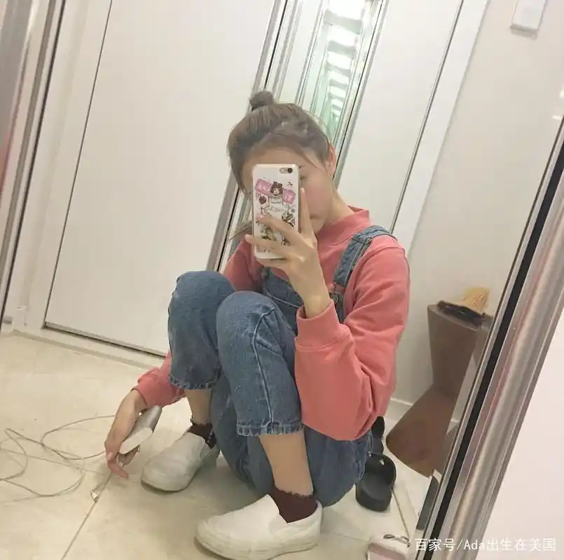 对镜子遮脸手机自拍显腿长人美的绝招