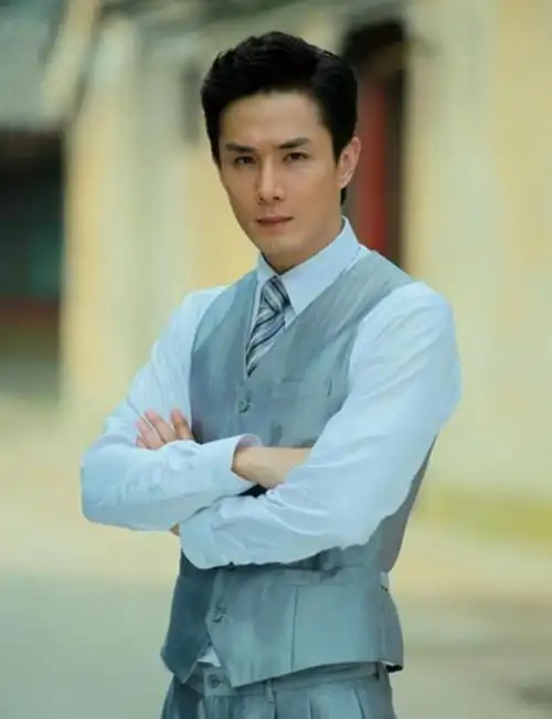 李承铉的造型进化史原来氛围感帅哥是这么来的