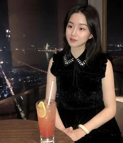 孟非晒女儿孟星亚漂亮近照,网友却在撮合她和郭麒麟成一对
