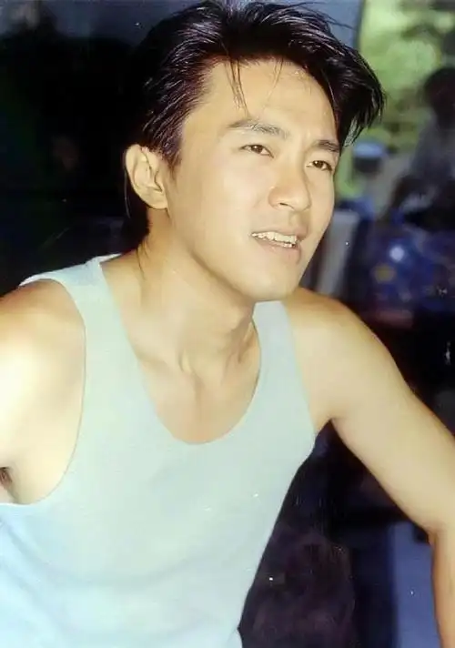 周星驰怀旧老照片让你一次看个够