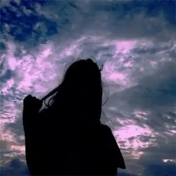 2019最流行的头像女背影大全 我很清醒清醒地看着自己沦陷