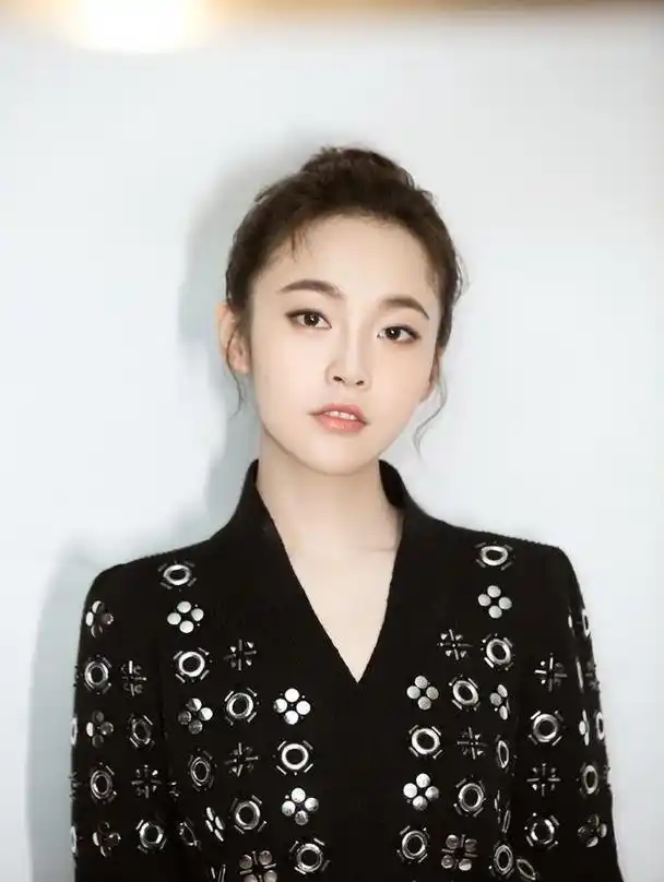 张佳宁:"温太医"的外甥女,拍戏为给妈妈买房,34岁低调无绯闻