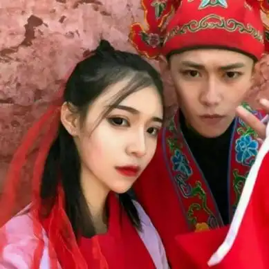 由美头网整理发布,情侣头像频道提供更多与红衣,婚嫁,结婚相关的头像