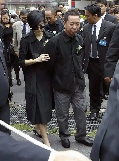 邢李10:坐拥11亿别墅,还有200亿现金,却只有三个女儿没有儿子【9月