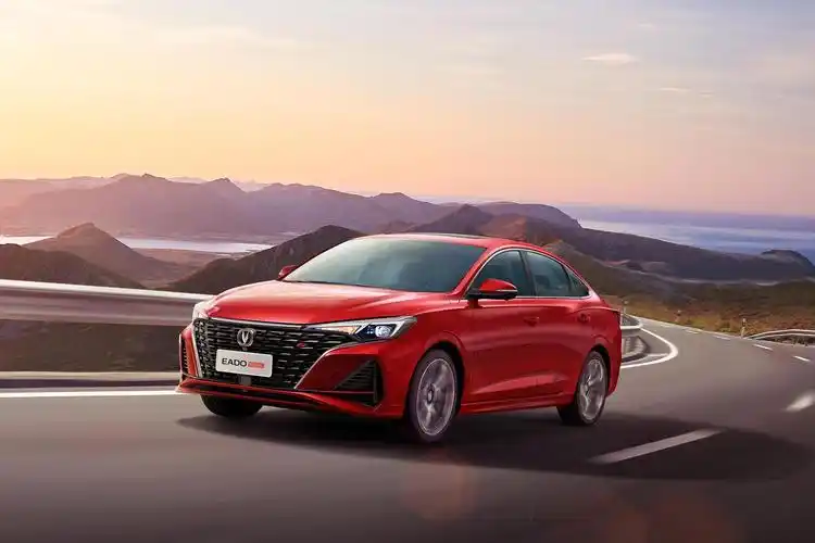 新款长安逸动plus或5月20日上市!提供两种前脸,内饰小改_儋州房产网