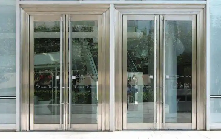 节能玻璃门节能玻璃门,是对玻璃 采用了特殊的工艺和着色,让它能够