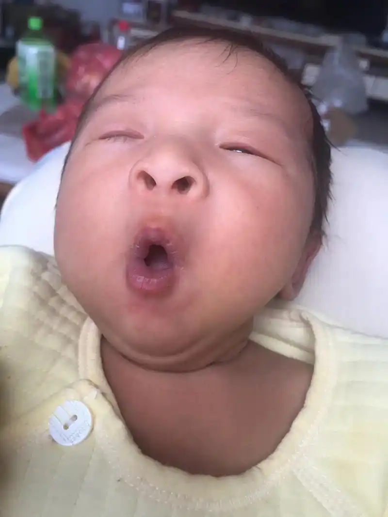 我想问下有没有不满月宝宝不排便的?我娃从生 - 抖音