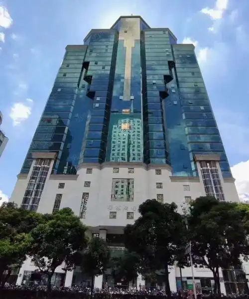 【10图】五四路 环球广场 156平三间一厅 可配设备 特价出租,福州鼓楼