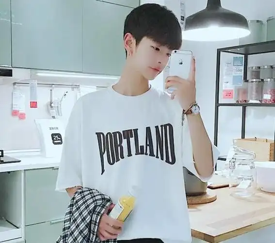 今天为大空分享的这位初二的一位小哥哥,14岁的男生,虽然年龄不大,但