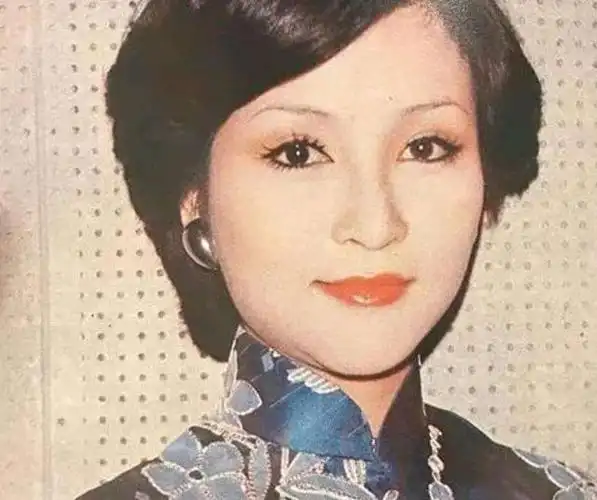 1985年狄波拉找何鸿燊免谢贤千万赌债谢霆锋被传是私生子