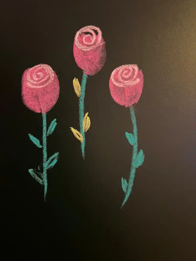 粉笔画一黑板报素材 简单的花(附教程)        春天到了,黑板报设计少